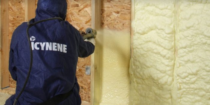 Icynene-Mousse-Isolation-projetee-exemple